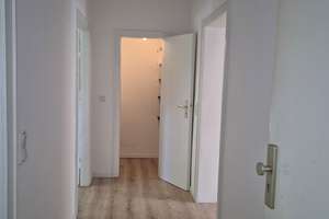 renovierte 2,5-Zi-Wohnung mit Südwest Balkon, an der Grenze zu Düsseltal; Energieeffizienzklasse C!! – Graf-Recke-Straße 147, 40237 Düsseltal, Düsseldorf – Vorschaubild 7