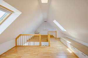 Über den Dächern wohnen – stilvolle Maisonette mit Galerie, Loggia und besonderem Raumgefühl – Die vollständige Adresse der Immobilie erhältst du vom Anbieter., 81377 Am Waldfriedhof, München – Vorschaubild 8