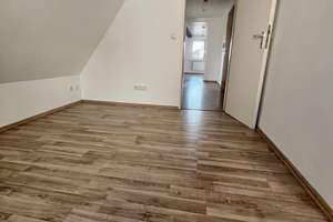 Charmante 3-Zimmer-Dachgeschoss-Wohnung mit Dachterrasse in Nürnberg-Schniegling
 – Die vollständige Adresse der Immobilie erhältst du vom Anbieter., 90427 Schniegling, Nürnberg – Vorschaubild 17