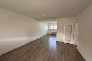 helle 2 Zimmerwohnung mit Balkon* – Hölderlinstraße 10, 47226 Rheinhausen-Mitte, Duisburg – Vorschaubild 2