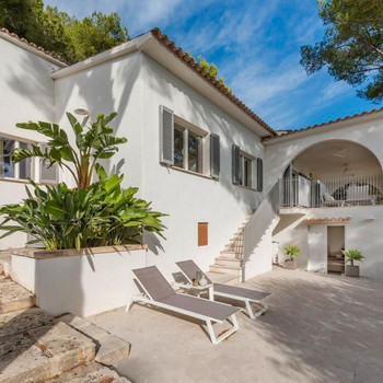 WUNDERSCHÖNE VILLA MIT MEERBLICK