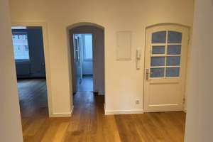 Helle Altbauwohnug in bester Lage  – Quirinstrasse 12, 40545 Oberkassel, Düsseldorf – Vorschaubild 5