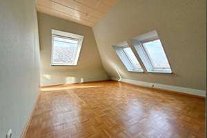 gemütliche 3 Zi. DG-Wohnung in Hamburg Rissen: 74 m² mit Südwest-Loggia & Garage in familiärer Lage – Die vollständige Adresse der Immobilie erhältst du vom Anbieter., 22559 Rissen, Hamburg – Vorschaubild 11