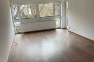 SEHR SCHICKE RUHIGE 2-Zimmer-Whg, ca.58 m², "terrassenartiger"Süd-Balkon mit ca.10 m², BERG AM LAIM