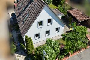 Jahresendspurt-Sonderpreis bis 31.10.25! Top modernisiertes EFH in ruhiger Lage – Die vollständige Adresse der Immobilie erhältst du vom Anbieter., 86399 Bobingen – Vorschaubild 1