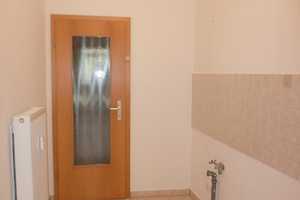 Ab sofort zu haben: Kleine Singlewohnung mit Laminat, Küchenbereich im Vorraum und Bad mit Dusche – Adlergasse 13, 1067 Dresden – Vorschaubild 5