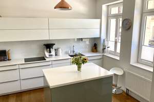 Wunderschöne, kernsanierte Altbau-Maisonettewohnung mit Miele-EBK in perfekter Lage zu vermieten