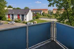 Sonnige 3-Raumwohnung mit Balkon + Tageslichtbad + Einbauküche als Option! – 39112 Sudenburg, Magdeburg – Vorschaubild 2