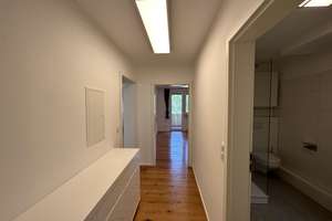 Exklusive 3-Zimmer-Wohnung mit 76 m², 2 Balkonen, hochwertiger Einbauküche & Stellplatz – Friedrichstrasse 8, 90408 Pirckheimerstraße, Nürnberg – Vorschaubild 8