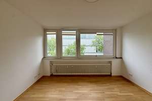 *** renovierte 3 Zimmerwohnung mit saniertem Badezimmer & großem Balkon in Oberkassel *** – 40547 Oberkassel, Düsseldorf – Vorschaubild 17