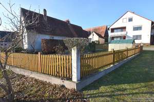 Viel Platz für Familie, 
Beruf oder Hobby!
Zweifamilienhaus mit Stall 
und weiteren Nebengebäuden – Die vollständige Adresse der Immobilie erhältst du vom Anbieter., 91183 Abenberg – Vorschaubild 14