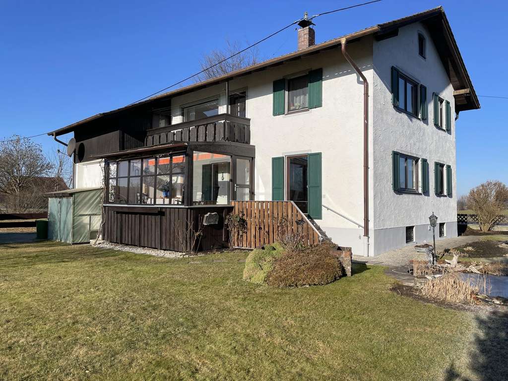 Immobilie in Lamerdingen - SOLIDES EINFAMILIENHAUS IM GRÜNEN MIT NAHWÄRME - Bild 0