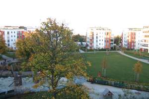 Absolut ruhige und helle 2 Zimmer-Wohnung mit schönem Balkon direkt am Park – Hans-Döllgast-Str. 8, 80807 Neufreimann, München – Vorschaubild 2
