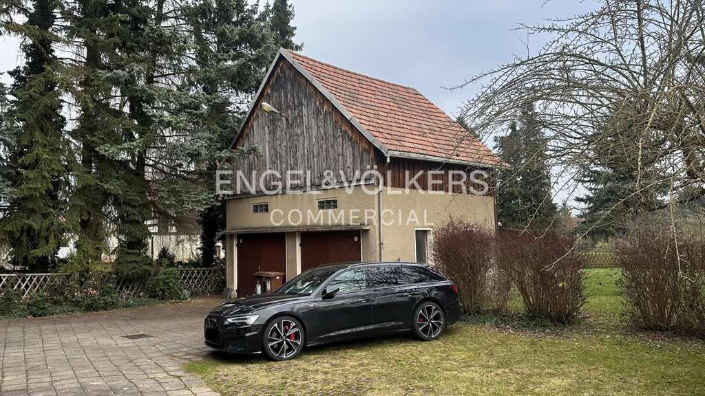 Immobilie in Glauchau - Sanierungsbedürftiges Einfamilienhaus mit ehemaliger Praxis - Bild 2