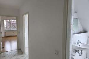 2 Zimmer DG-Wohnung mit Balkon und PKW Stellplatz in Rheinnähe – Heinrich-Klein-Str. 16, 51143 Langel, Köln – Vorschaubild 4