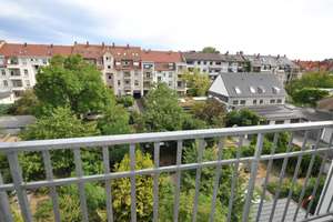 Frisch sanierte 4-Zimmer-Altbauwohnung mit Gartenanteil und 118 m² in Karlsruhe-Beiertheim-Bulach – Marie-Alexandra-Str. 20, 76135 Beiertheim-Bulach, Karlsruhe – Vorschaubild 2