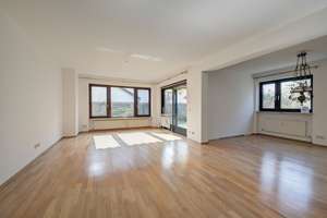 Charmante 3-Zimmer Erdgeschoßwohnung mit Souterrain und sonnigem Garten – Die vollständige Adresse der Immobilie erhältst du vom Anbieter., 81825 Gartenstadt Trudering, München – Vorschaubild 2