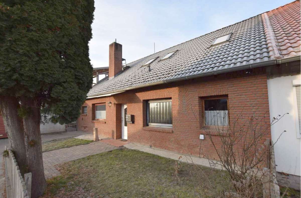 Geräumige Doppelhaushälfte mit 7 Zimmern, 2 Bädern + Garage., Wolfenbüttel Kreis – Bild 2