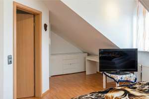 Familienhaus mit 160 m², PV-Anlage, Solar & Homeoffice – ruhige Spielstraße in Kerpen-Sindorf – Die vollständige Adresse der Immobilie erhältst du vom Anbieter., 50170 Kerpen – Vorschaubild 16