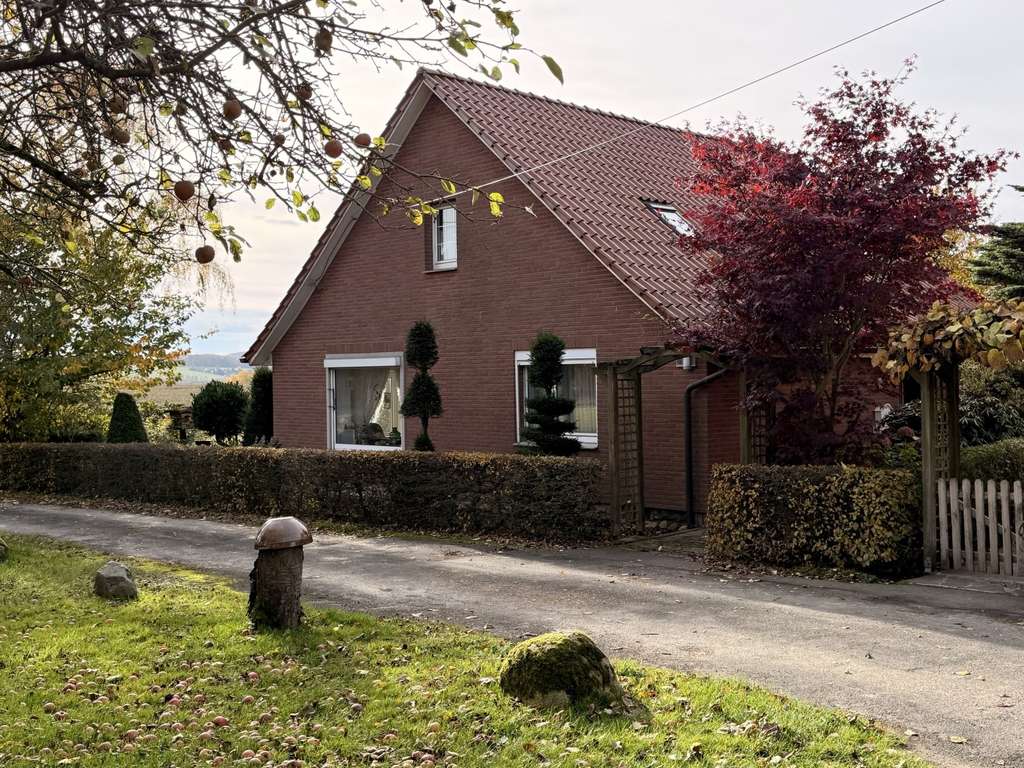 Immobilie in Auetal - individuelles Wohnhaus mit unverbautem Fernblick - Bild 4