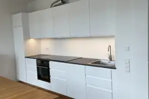 Moderne, familientaugliche 3-Zi.-Whg. mit Dachterrasse * 90 m² * Baujahr 2020 – Welfenstr. 20a, 81541 München – Vorschaubild 19