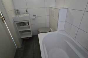 Charmantes Einfamilienhaus 165 qm mit drei Wohneinheiten und großem Grundstück – Berlin – Vorschaubild 4