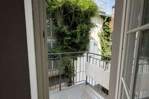 Altbau-Charme pur: 2-Zimmer-Wohnung mit Balkon mitten in Augsburg – kurzfristig bezugsfrei- – Volkhartstraße 18, 86152 Georgs- und Kreuzviertel, Augsburg – Vorschaubild 9