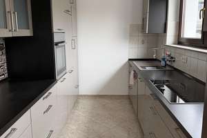 Modernisierte 4,5 Zimmer Wohnung mit Balkon, EBK und TG-Box in begehrter Wohnlage von Sindelfingen – Die vollständige Adresse der Immobilie erhältst du vom Anbieter., 71065 Sindelfingen – Vorschaubild 3