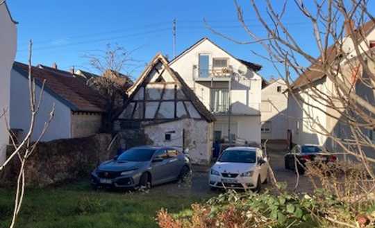 Mehrfamilienhaus mit 3 Einheiten mit ca. 280 qm Wohnfläche  u. 970 qm Grundstück Nähe Speyer