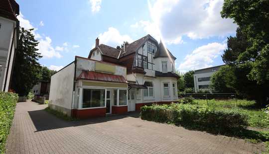 Bild von Altbau mit Sanierungspotenzial und Entwicklungsmöglichkeit in Hamburg-Langenhorn
