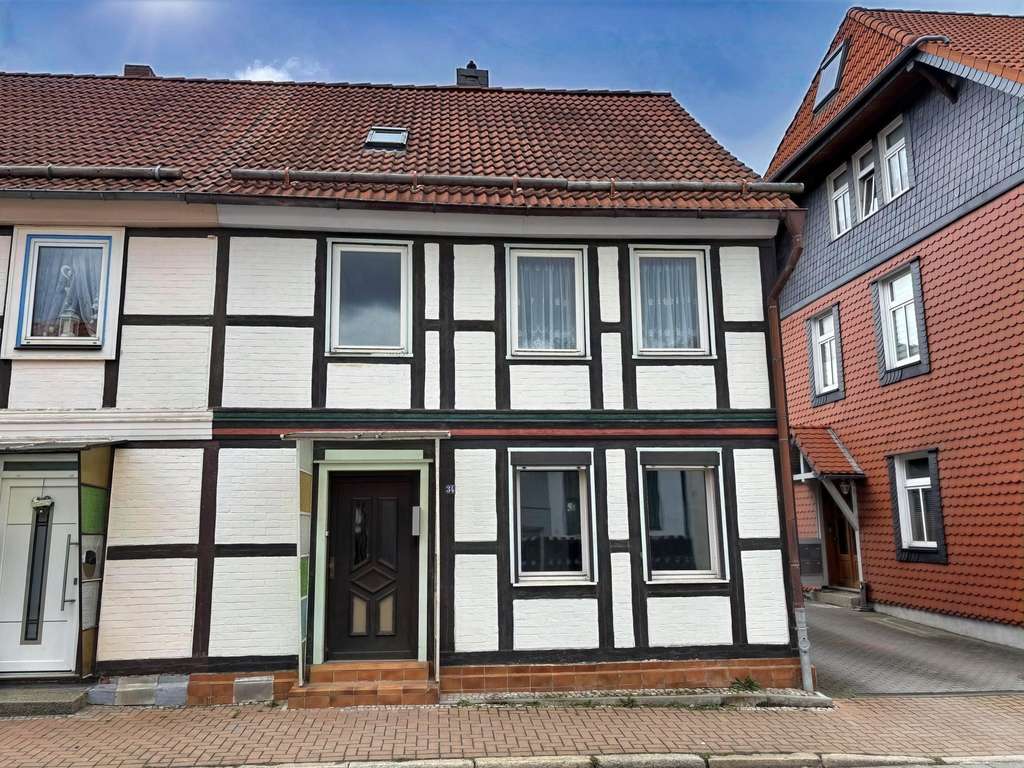 Immobilie in Ilsenburg - Familienhaus in Ilsenburg mit großem Potential

 - Bild 0