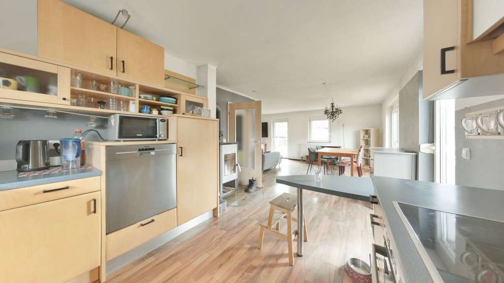 Immobilie in Gutenzell-Hürbel - Modernes Einfamilienhaus mit 5 Schlafzimmern, 2 Terrassen & großem Garten in familienfreundlicher L - Bild 4