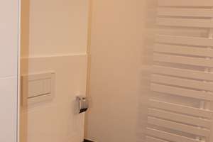CARLSTADT, EXKLUSIVE 2 ZI.-WHG.,
AUFZUG, EBK, GÄSTE-WC, DUSCHBAD, KAMIN, EINBAUSCHRÄNKE + LOGGIA ! – Die vollständige Adresse der Immobilie erhältst du vom Anbieter., 40213 Carlstadt, Düsseldorf – Vorschaubild 11
