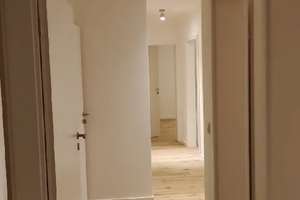 Neuwertige 3,5-Zimmer-Wohnung mit Balkon und Einbauküche in Wiesbaden – Aarstraße 34, 65195 Nordost, Wiesbaden – Vorschaubild 4