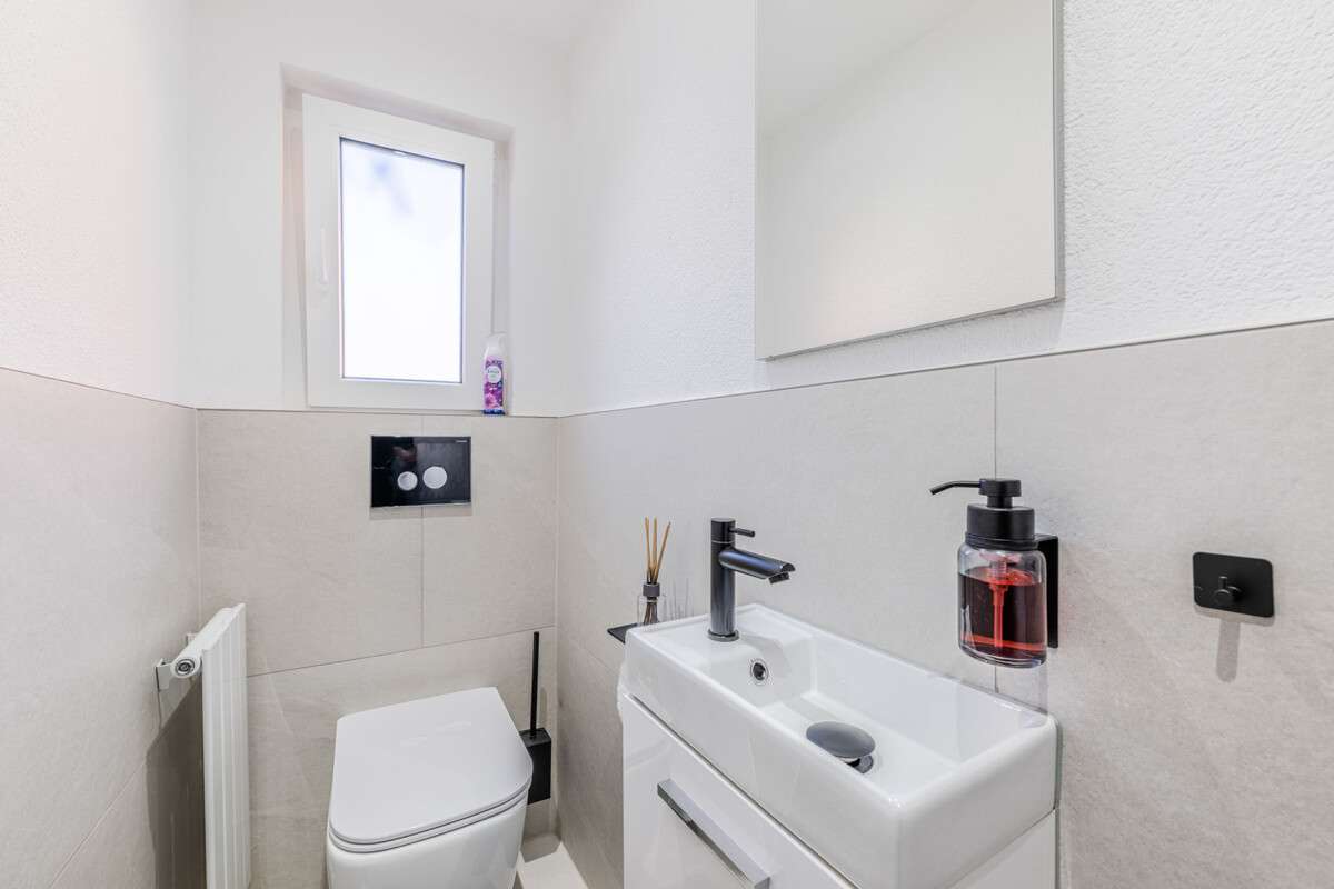 Immobilie in Hilzingen - Stilvoll saniert! 
Doppelhaushälfte mit zwei Wohneinheiten - Bild 14