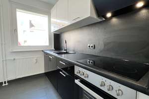 Einfach mal im Grünen abschalten - EG Wohnung mit 3 Zimmern & EBK – Sudetenweg 1, 38448 Vorsfelde, Wolfsburg – Vorschaubild 2