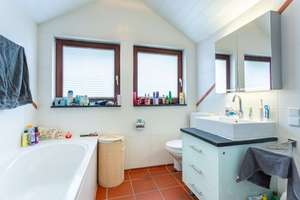 Premiumlage mit Burgblick und traumhaften Garten am Bach – Die vollständige Adresse der Immobilie erhältst du vom Anbieter., 50374 Erftstadt – Vorschaubild 30