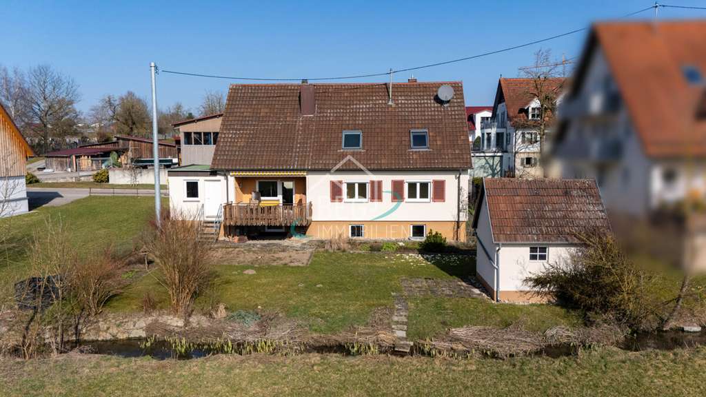 Immobilie in Obersontheim - Ruhiges Zweifamilienhaus mit grünem Garten am Riedbach - Bild 2