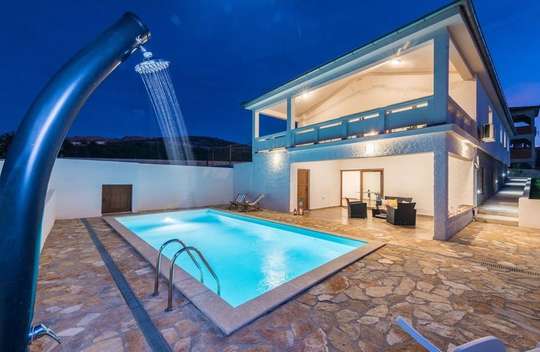 Haus In Insel Hvar Kaufen Kroatien 350000 220 Qm Adrionika Com