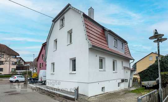 Schönes Zweifamilienhaus im Ortskern mit Garten !