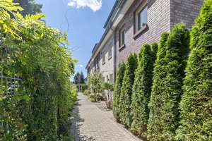 Bezugsfrei ab Frühjahr 2027: Vermietetes Reihenhaus mit Dachterrasse & Garage in Stuhr – Die vollständige Adresse der Immobilie erhältst du vom Anbieter., 28816 Stuhr – Vorschaubild 2
