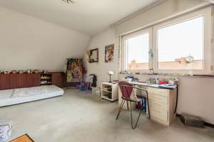 Lichtdurchflutete Maisonettewohnung mit Balkon und Weitblick in Essen-Bergerhausen – Die vollständige Adresse der Immobilie erhältst du vom Anbieter., 45136 Bergerhausen, Essen – Vorschaubild 9