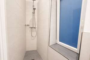 Bezugsfreie 2-Zimmer-Altbauwohnung mit Gäste-WC und Balkon – Die vollständige Adresse der Immobilie erhältst du vom Anbieter., 13347 Gesundbrunnen, Berlin – Vorschaubild 11