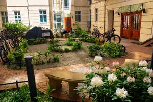 Wohnen mit Charakter im Jugendstil: 2-Zimmer-Wohnung in Berlin-Prenzlauer Berg