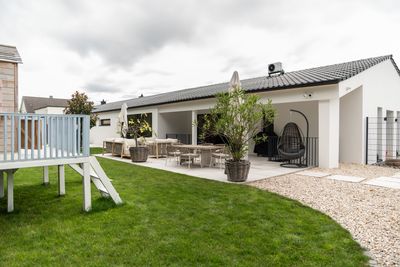 Exklusives, 1 oder 2-Parteien-Wohnerlebnis mit Pool! Eleganz trifft Moderne! Provisionsfrei!