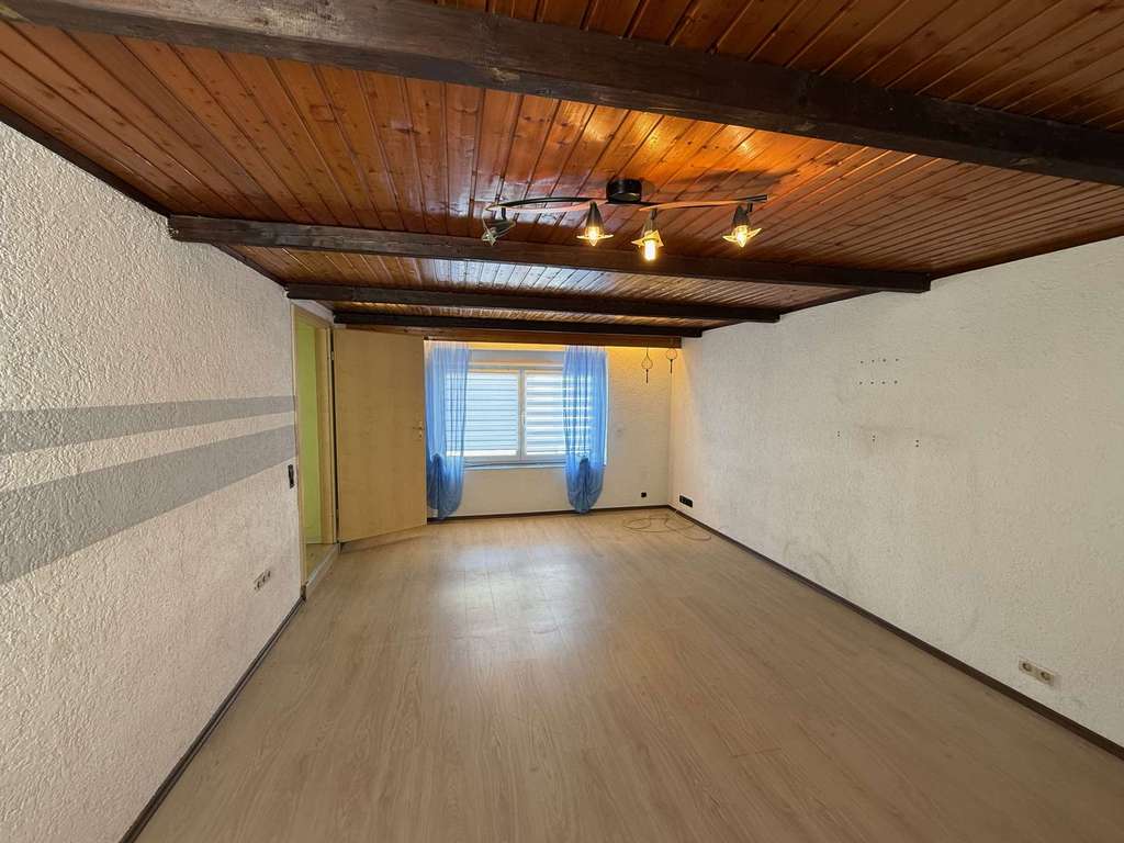 Immobilie in Erzenhausen - Schnuckeliges Haus auf pflegeleichtem Grundstück in Erzenhausen - Bild 4