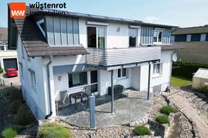Besser geht`s nicht. Schickes Haus.
8 Zimmer auf 201 m². TOP-Technik.
Mit Garage plus 4 Carports. – Die vollständige Adresse der Immobilie erhältst du vom Anbieter., 88605 Meßkirch – Vorschaubild 34