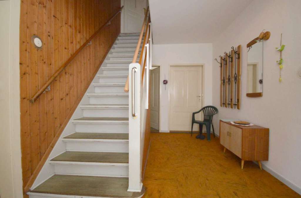 Immobilie in Bad Harzburg - Viele Zimmer! Solides, großes Einfamilienhaus in  Harlingerode mit Keller + Garage. - Bild 3