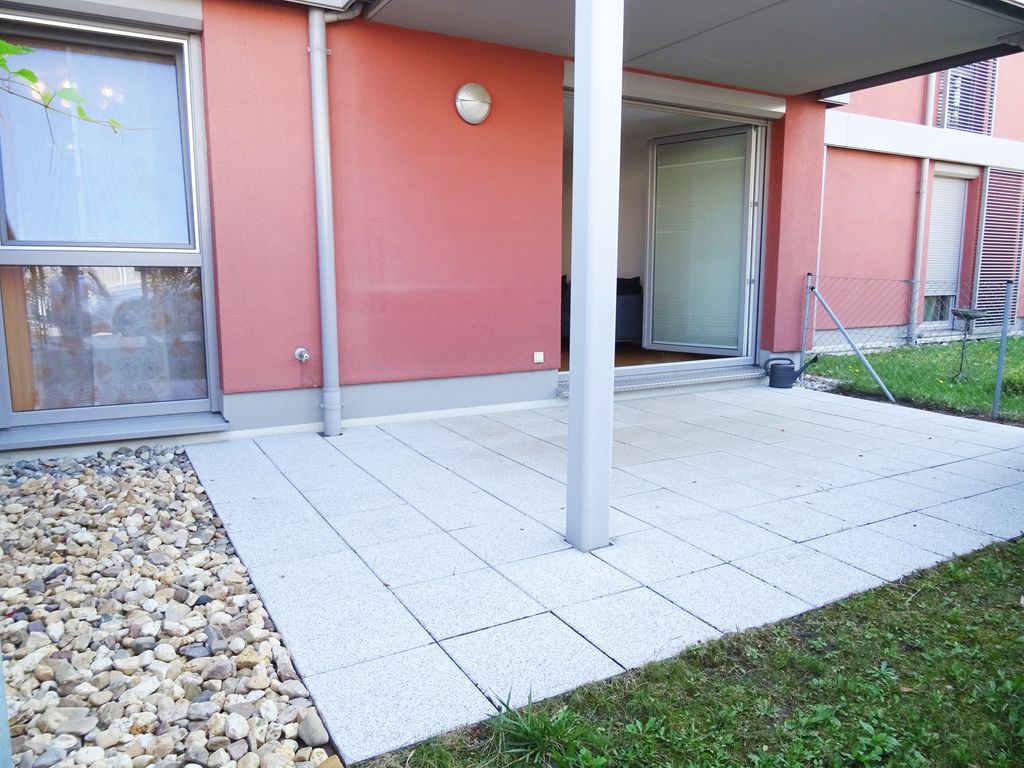 SUPERSCHÖNE HELLE MÖBLIERTE (gg. ABLÖSE) 2 ZIMMERWOHNUNG MIT GROßER