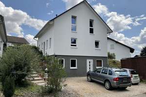 Attraktives Wohnhaus mit Einliegerwohnung in Lützenhardt  – Die vollständige Adresse der Immobilie erhältst du vom Anbieter., 72178 Waldachtal – Vorschaubild 1